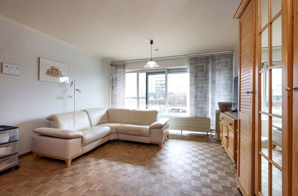gelijkvloers-lichtrijk-appartement-met-zonnig-terras-vlakbij-het-centrum-van-hasselt-mogelijkheid-tot-handelspand001.jpg