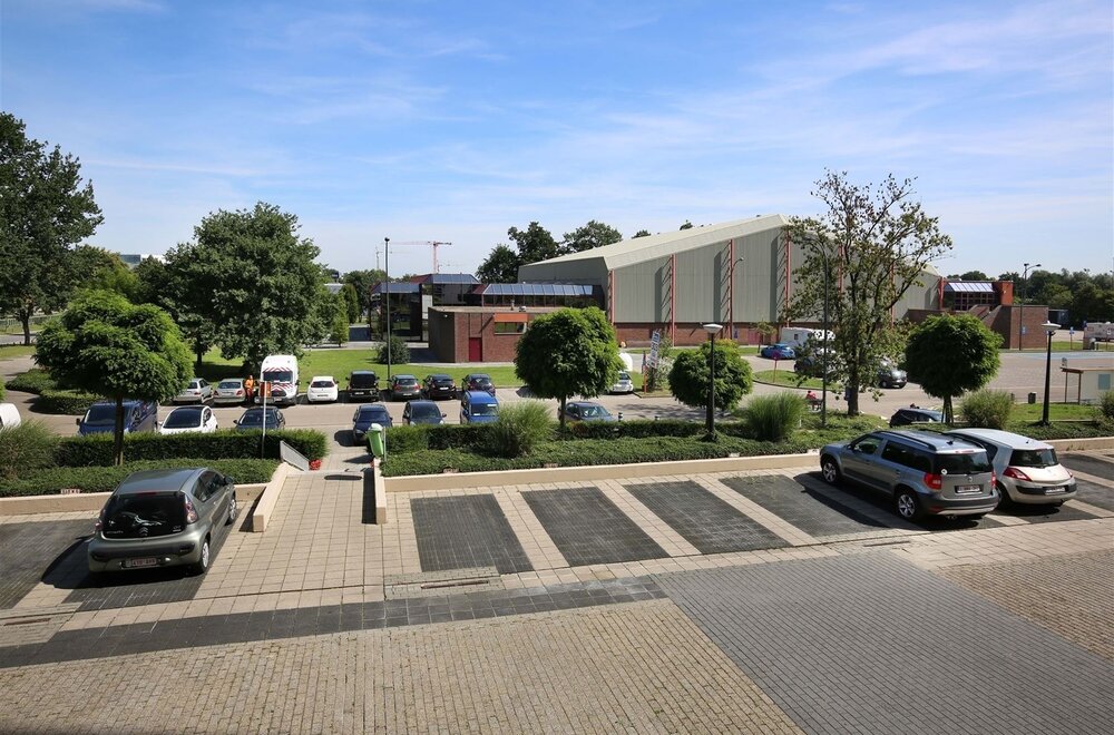 gelijkvloers-lichtrijk-appartement-met-zonnig-terras-vlakbij-het-centrum-van-hasselt-mogelijkheid-tot-handelspand014.jpg