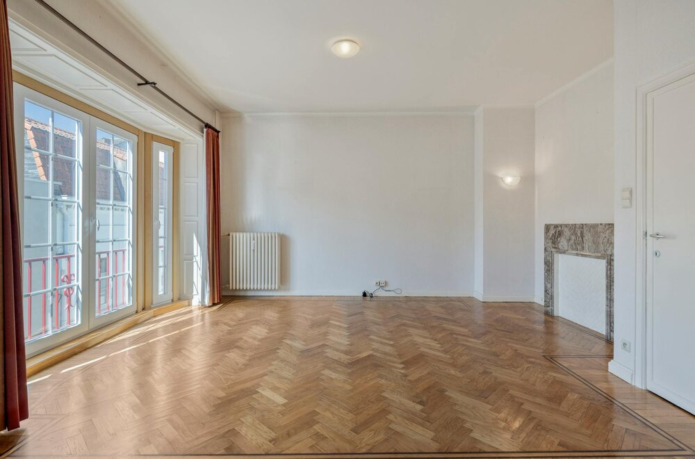 appartement-met-3-kamers-en-garagebox-te-koop-in-centrum-kortrijk003.jpg