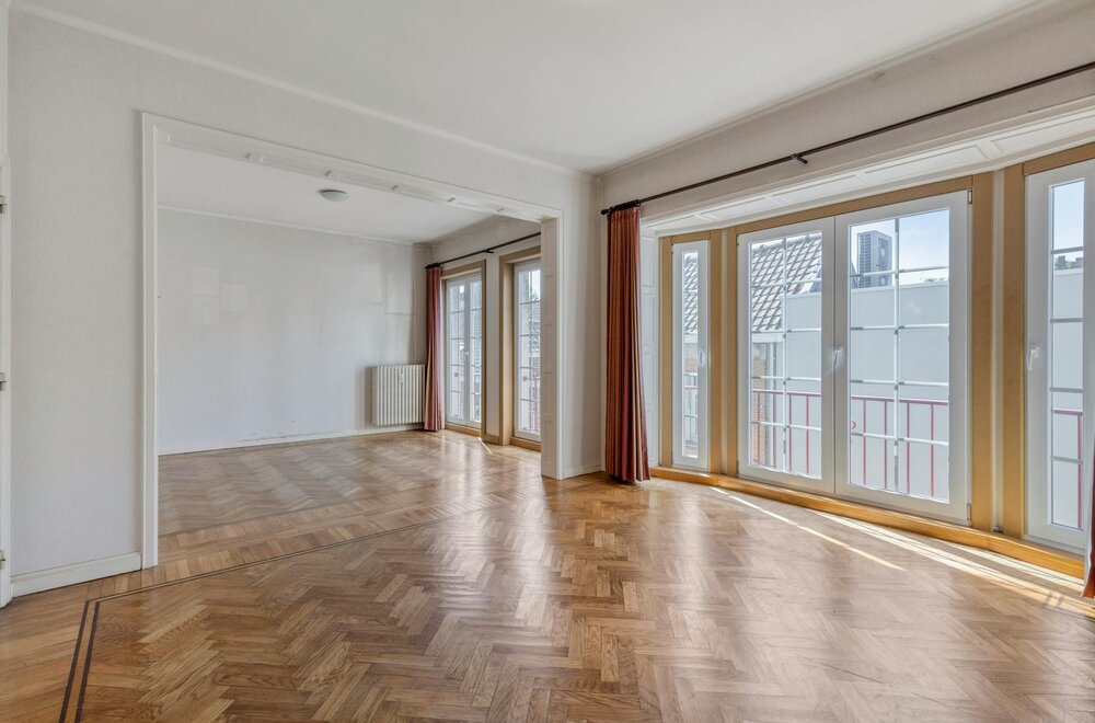 appartement-met-3-kamers-en-garagebox-te-koop-in-centrum-kortrijk004.jpg
