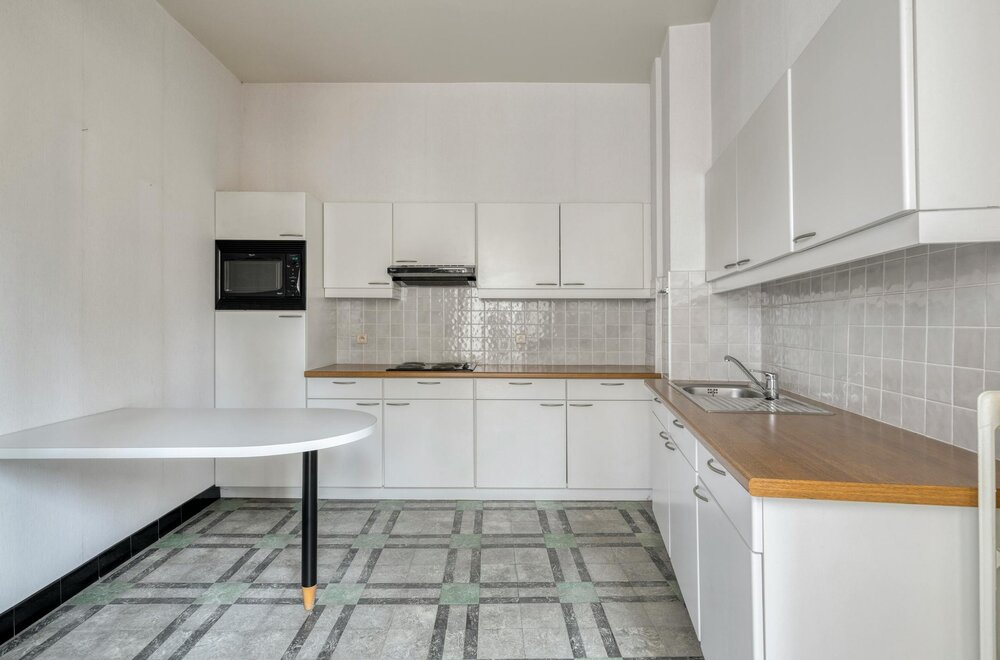 appartement-met-3-kamers-en-garagebox-te-koop-in-centrum-kortrijk005.jpg