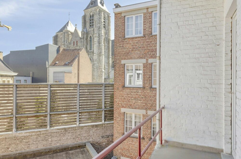 appartement-met-3-kamers-en-garagebox-te-koop-in-centrum-kortrijk008.jpg