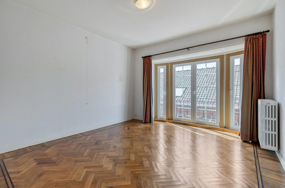 appartement-met-3-kamers-en-garagebox-te-koop-in-centrum-kortrijk011.jpg