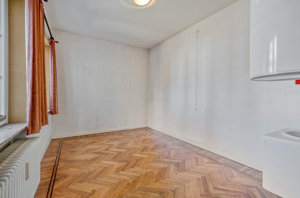 appartement-met-3-kamers-en-garagebox-te-koop-in-centrum-kortrijk012.jpg