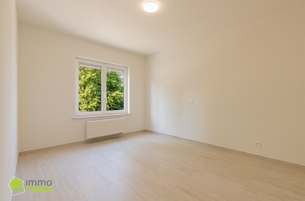 ruim-totaal-gerenoveerd-appartement-van-119-m-met-terras-staanplaats-en-garage-te-appels-bij-dendermonde013.jpg