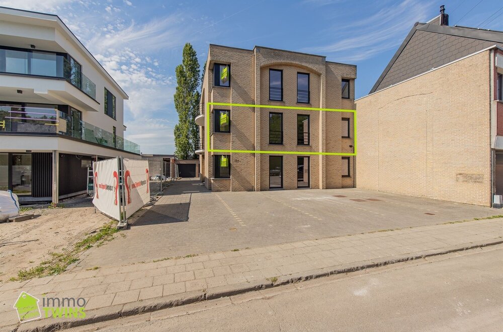 ruim-totaal-gerenoveerd-appartement-van-119-m-met-terras-staanplaats-en-garage-te-appels-bij-dendermonde016.jpg