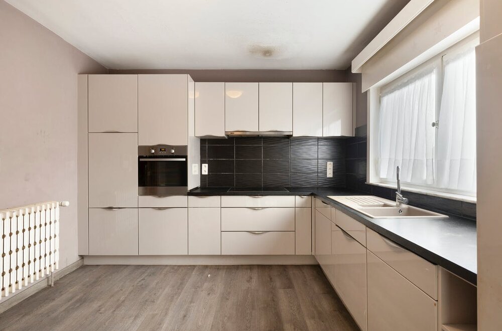 appartement-met-2-kamers-op-toplocatie-te-koop-in-harelbeke004.jpg