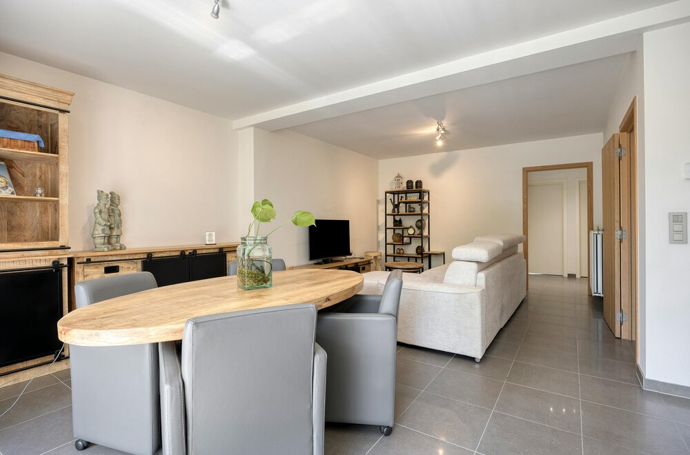 mooi-parkappartement-met-2-slaapkamers-garage-en-2-kelders005.jpg