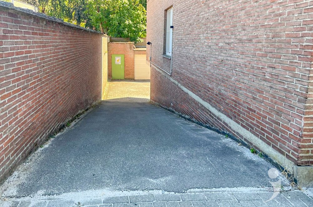 achterin-gelegen-garagebox-te-kessel-lo-002.jpg