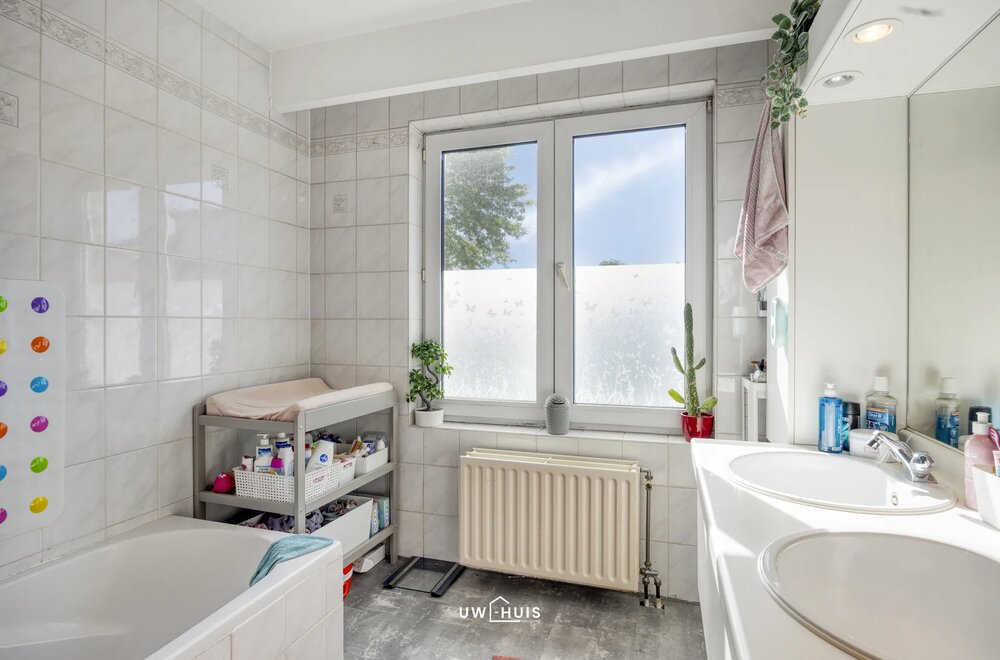 ruim-instapklaar-appartement-met-3-slaapkamers-en-garage009.jpg