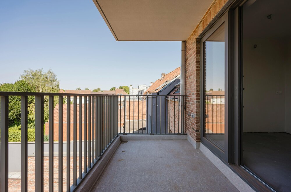 lichtrijk-2-slaapkamerappartement-met-terras-in-bissegem-008.jpg