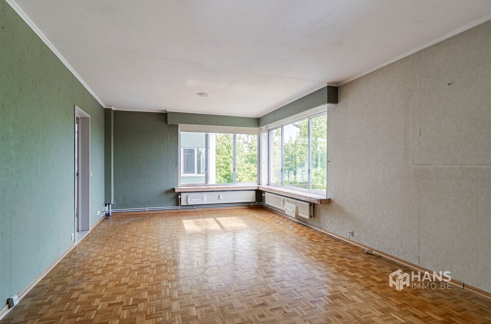 op-te-frissen-hoekappartement-80-m-met-2-slaapkamers-autostaanplaats-en-terras-in-borgerhout002.jpg