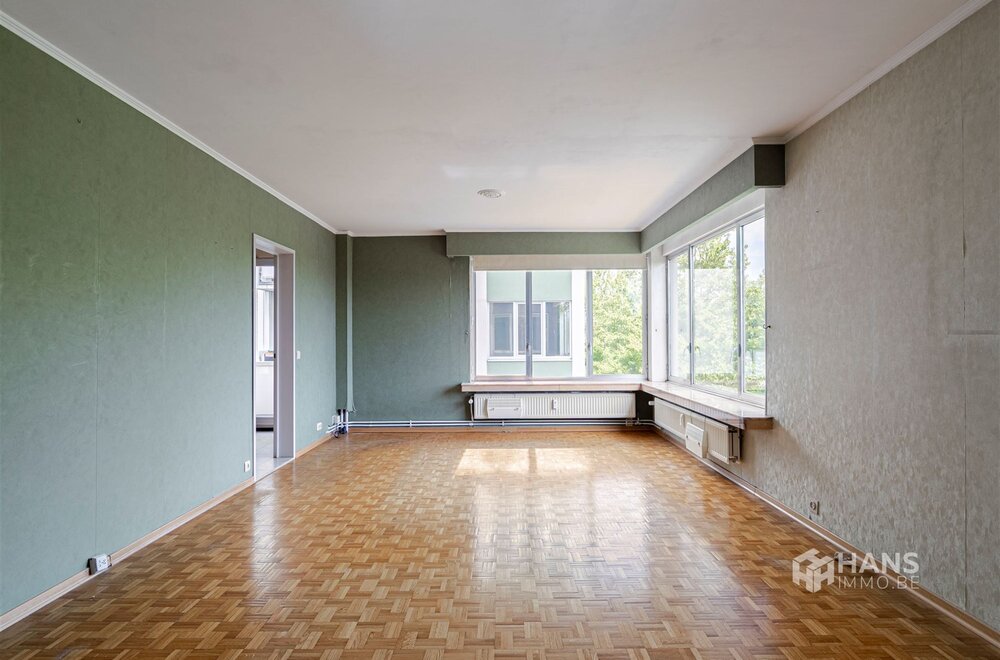 op-te-frissen-hoekappartement-80-m-met-2-slaapkamers-autostaanplaats-en-terras-in-borgerhout003.jpg