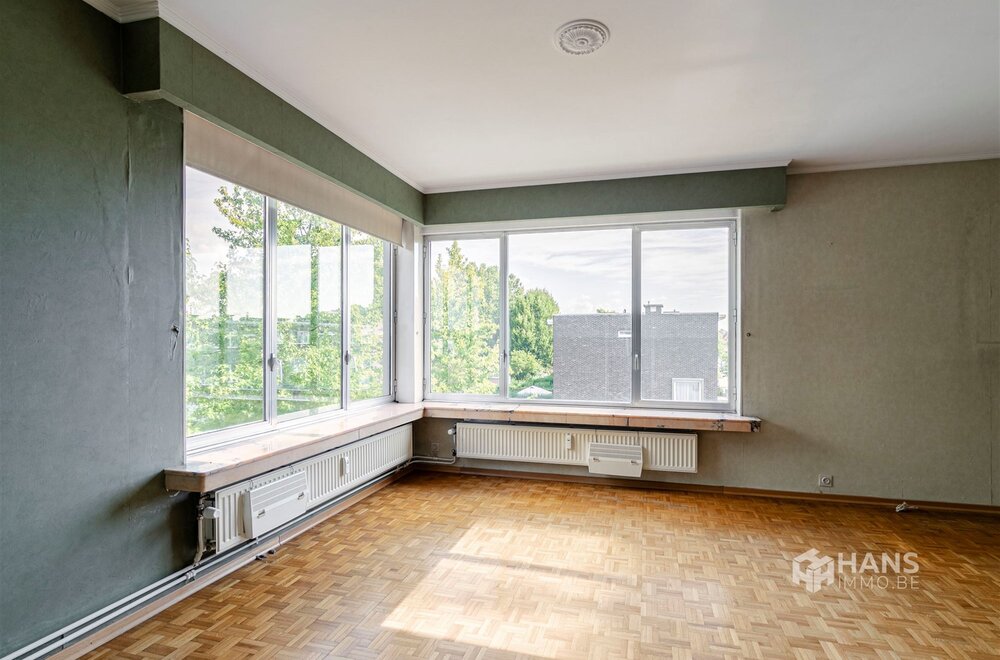 op-te-frissen-hoekappartement-80-m-met-2-slaapkamers-autostaanplaats-en-terras-in-borgerhout004.jpg