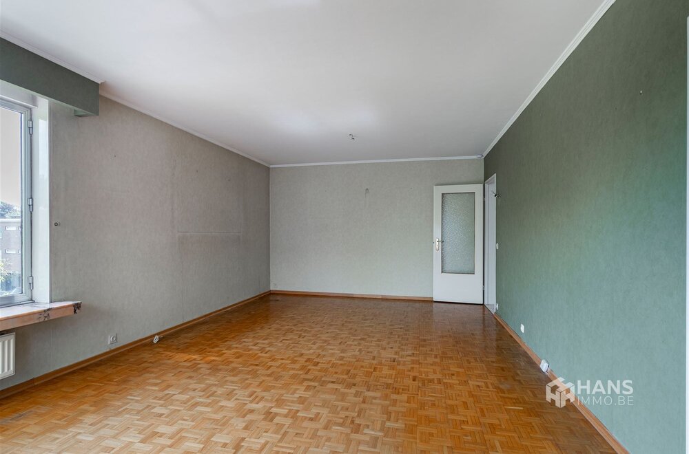 op-te-frissen-hoekappartement-80-m-met-2-slaapkamers-autostaanplaats-en-terras-in-borgerhout005.jpg