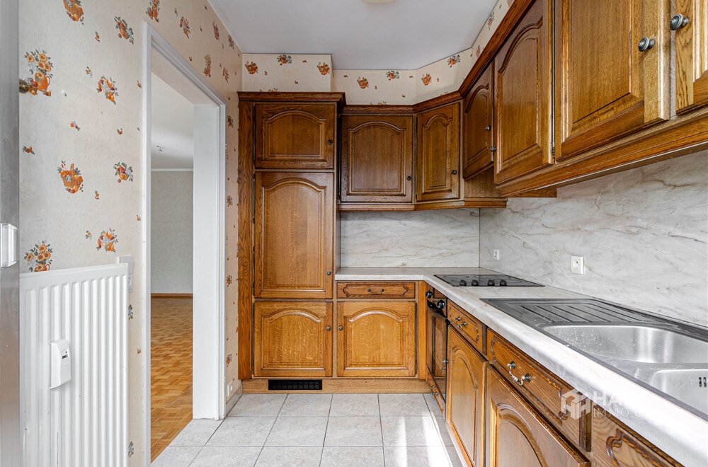 op-te-frissen-hoekappartement-80-m-met-2-slaapkamers-autostaanplaats-en-terras-in-borgerhout007.jpg