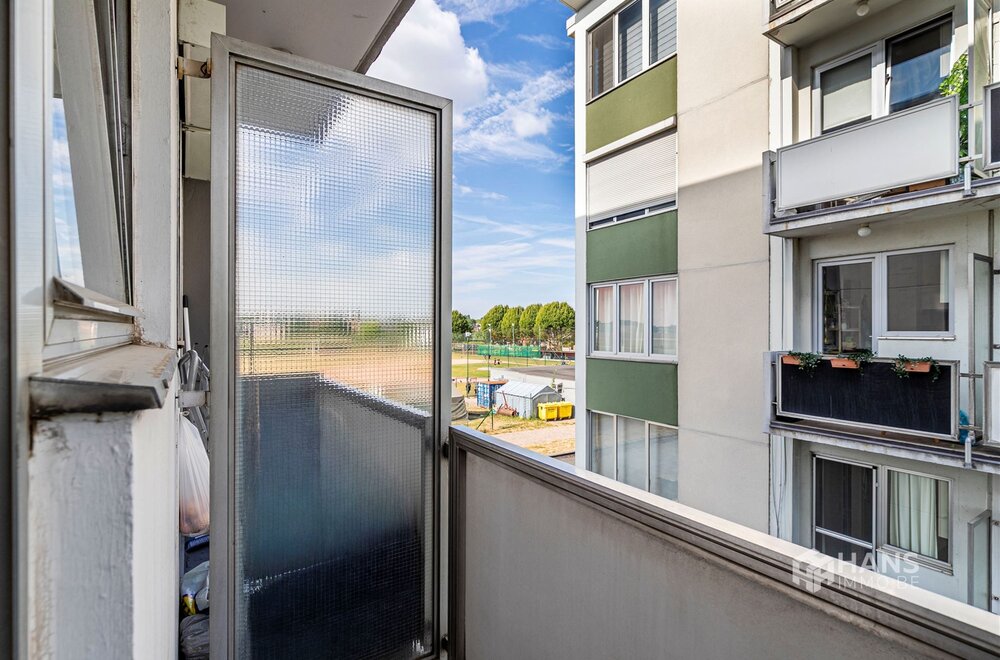 op-te-frissen-hoekappartement-80-m-met-2-slaapkamers-autostaanplaats-en-terras-in-borgerhout009.jpg