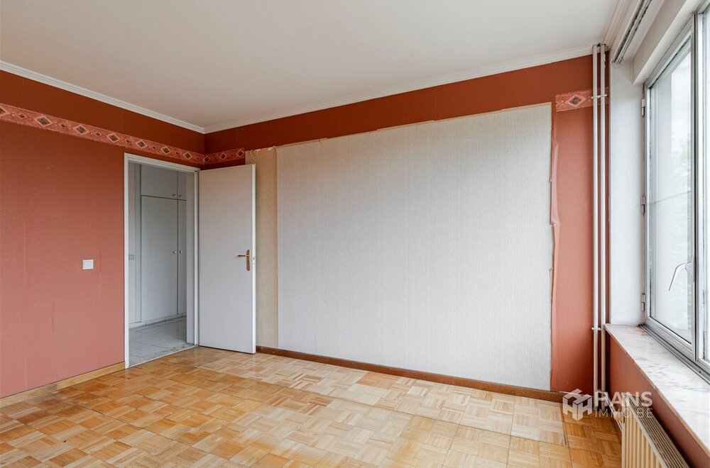 op-te-frissen-hoekappartement-80-m-met-2-slaapkamers-autostaanplaats-en-terras-in-borgerhout014.jpg