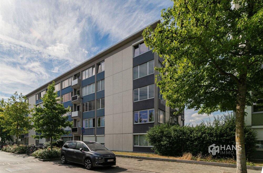 op-te-frissen-hoekappartement-80-m-met-2-slaapkamers-autostaanplaats-en-terras-in-borgerhout017.jpg