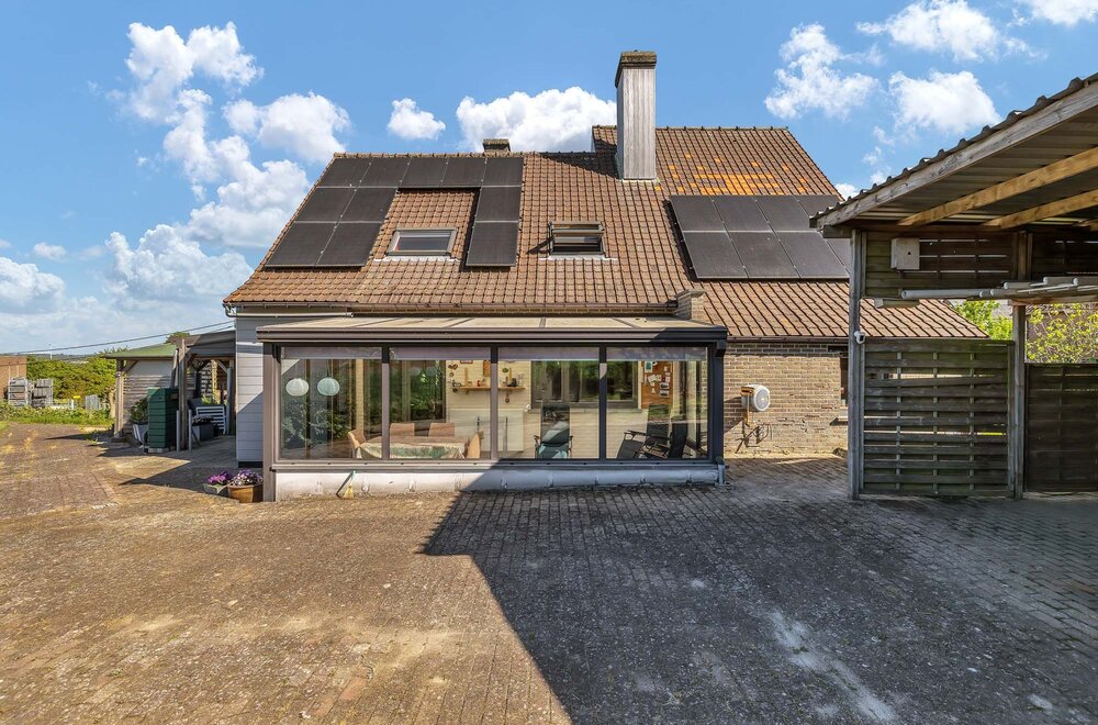 villa-met-5-slaapkamers-op-29a25ca023.jpg