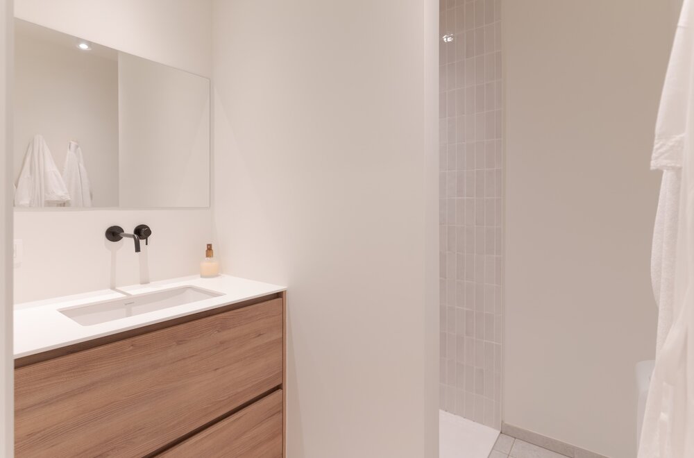 hoogwaardig-afgewerkt-appartement-op-de-derde-verdieping-met-panoramisch-zicht-terras-autostaanplaats-en-berging-019.jpg
