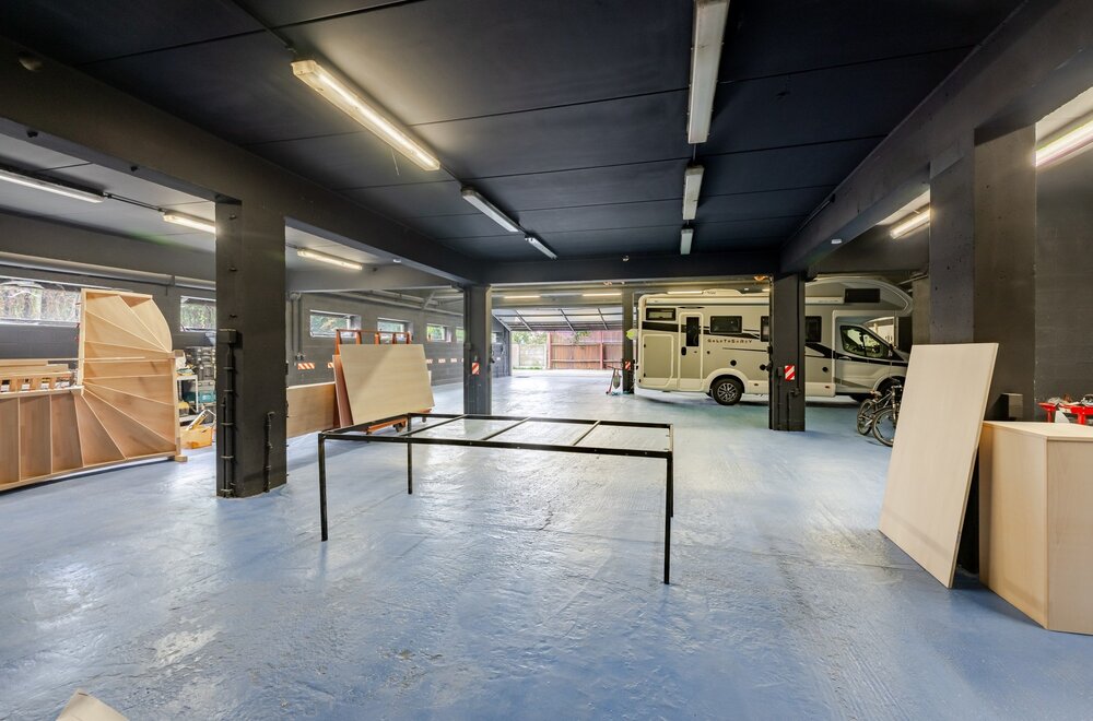 veelzijdig-handelspand-met-toonzaal-atelier-en-ruime-woonst-okegem030.jpg