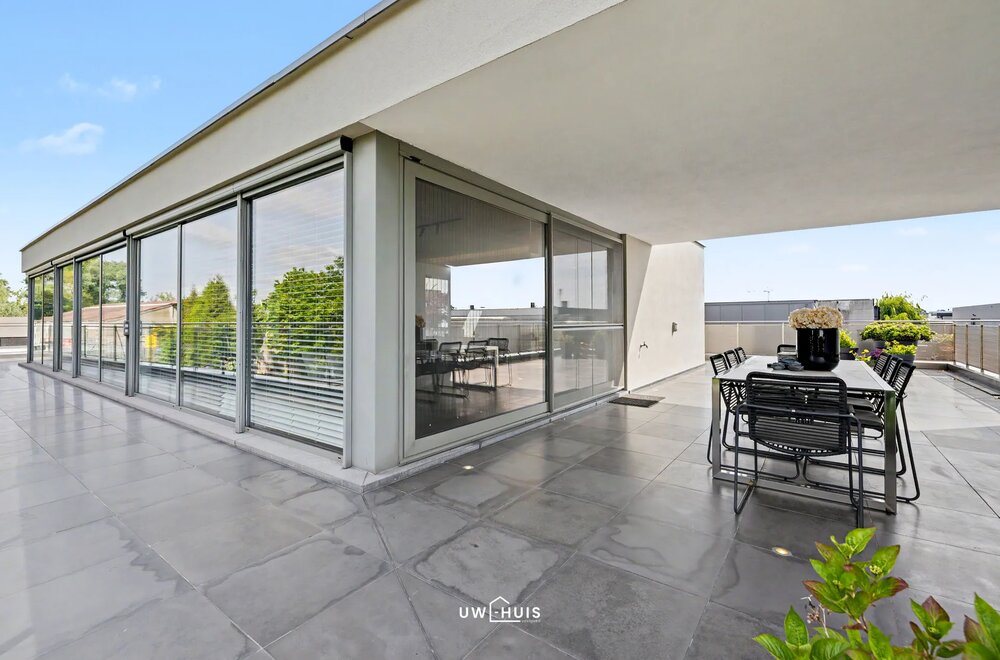 exclusieve-kmo-unit-met-penthouse-magazijn-en-beauty-lounge-op-toplocatie-in-pareinpark-beveren013.jpg