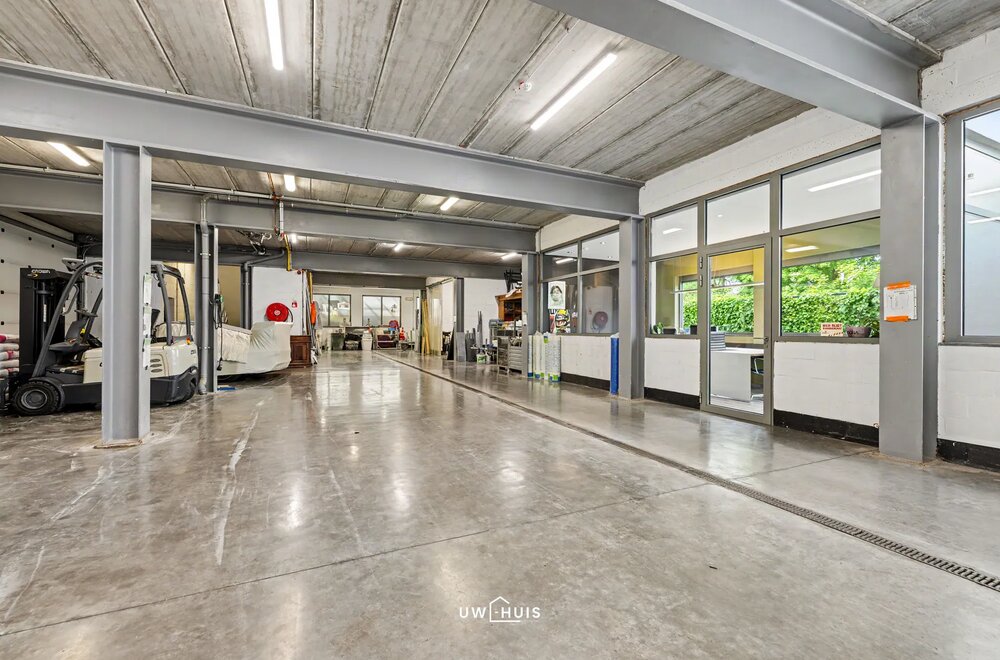 exclusieve-kmo-unit-met-penthouse-magazijn-en-beauty-lounge-op-toplocatie-in-pareinpark-beveren018.jpg