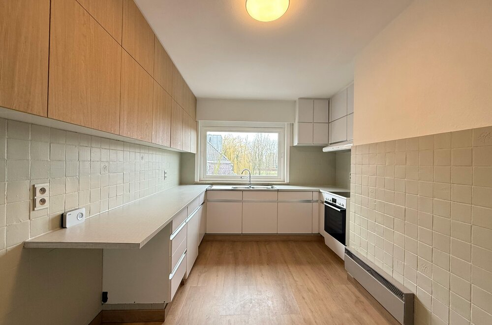 appartement-met-drie-kamers-en-garage-te-koop-in-ieper006.jpg