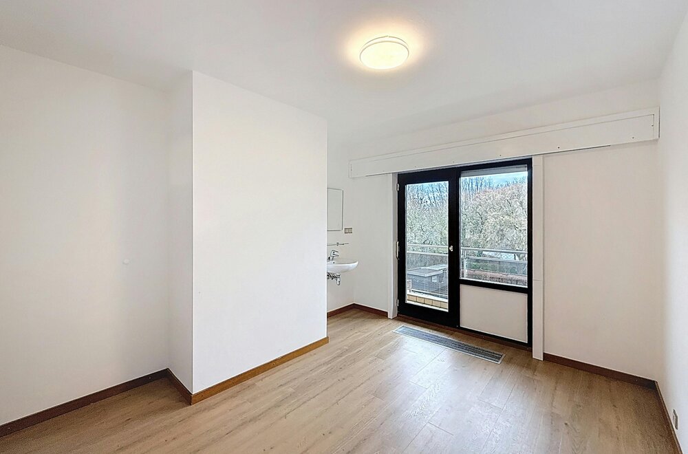 appartement-met-drie-kamers-en-garage-te-koop-in-ieper011.jpg