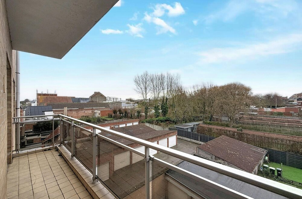 appartement-met-drie-kamers-en-garage-te-koop-in-ieper012.jpg