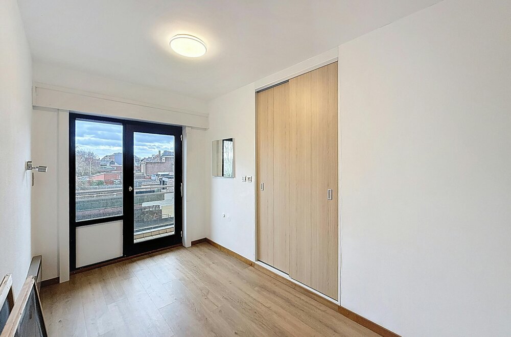 appartement-met-drie-kamers-en-garage-te-koop-in-ieper013.jpg