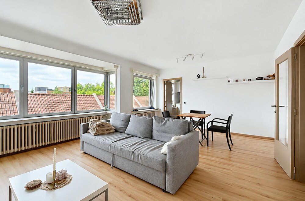 ruim-appartement-met-2-slaapkamers-en-balkon-in-aalter-002.jpg