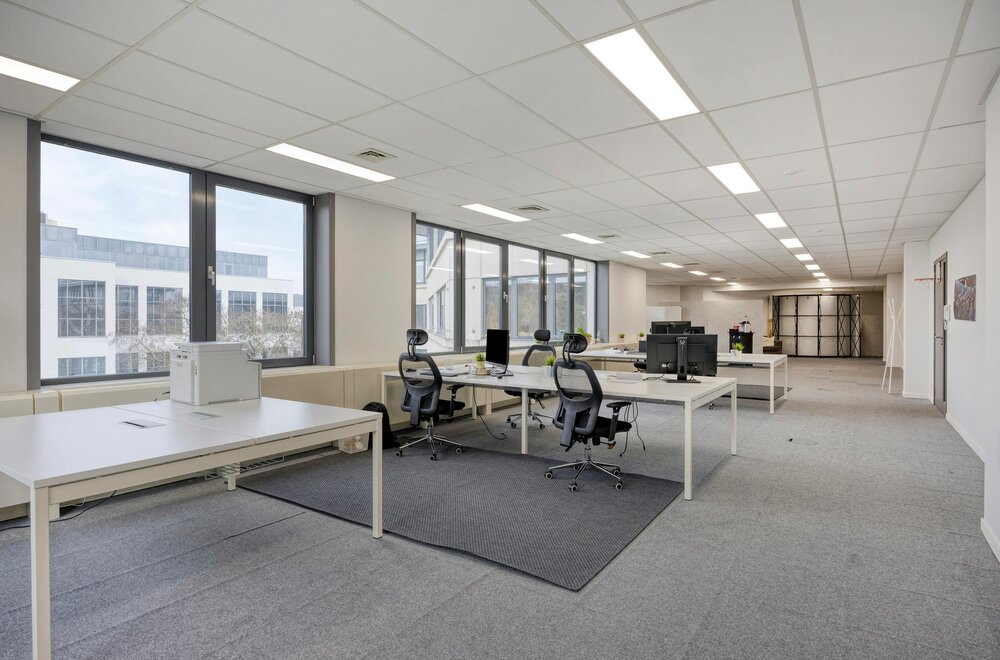 gerenoveerd-kantoor-met-6-staanplaatsen-te-koop-in-zaventem001.jpg