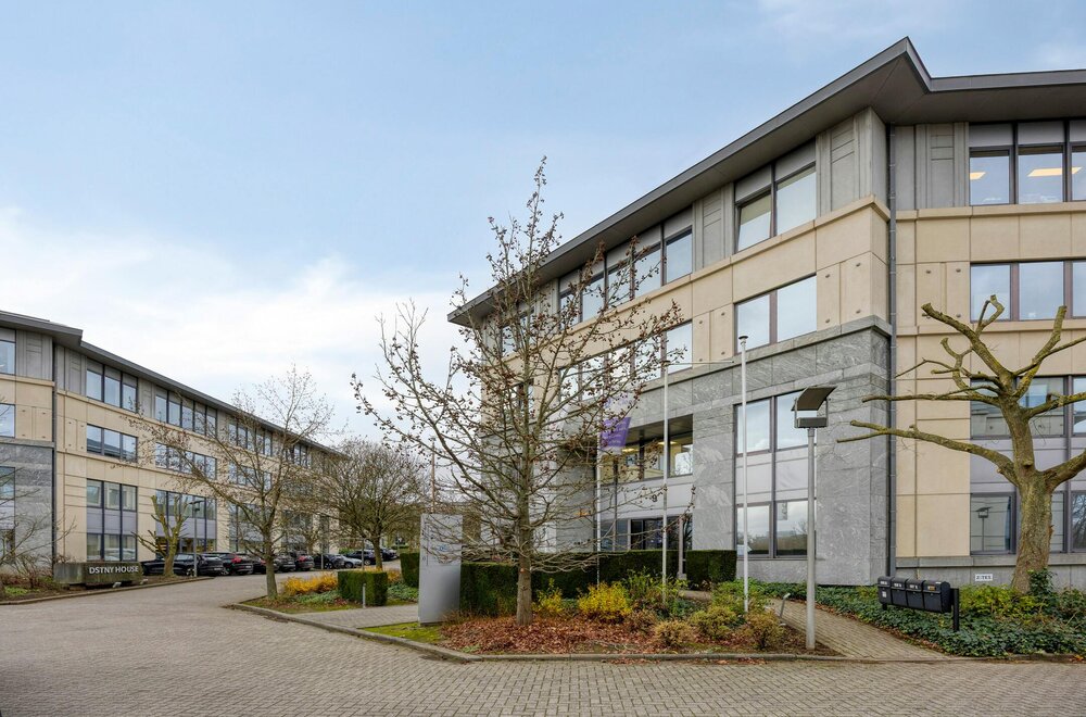gerenoveerd-kantoor-met-6-staanplaatsen-te-koop-in-zaventem002.jpg