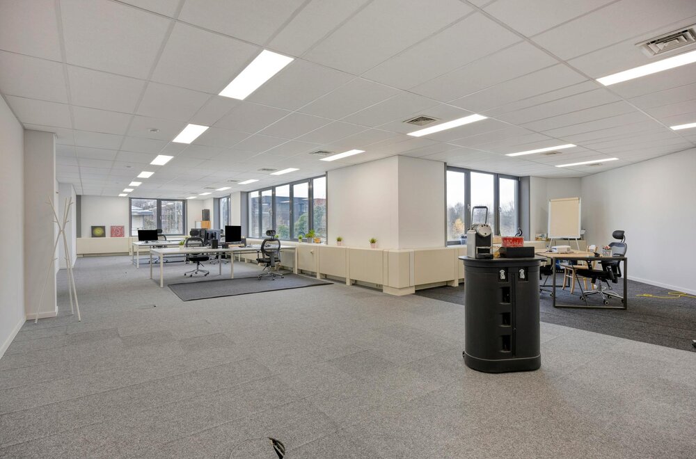 gerenoveerd-kantoor-met-6-staanplaatsen-te-koop-in-zaventem004.jpg
