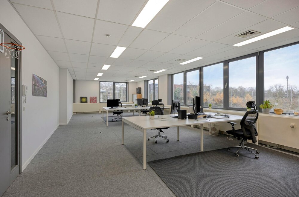 gerenoveerd-kantoor-met-6-staanplaatsen-te-koop-in-zaventem007.jpg