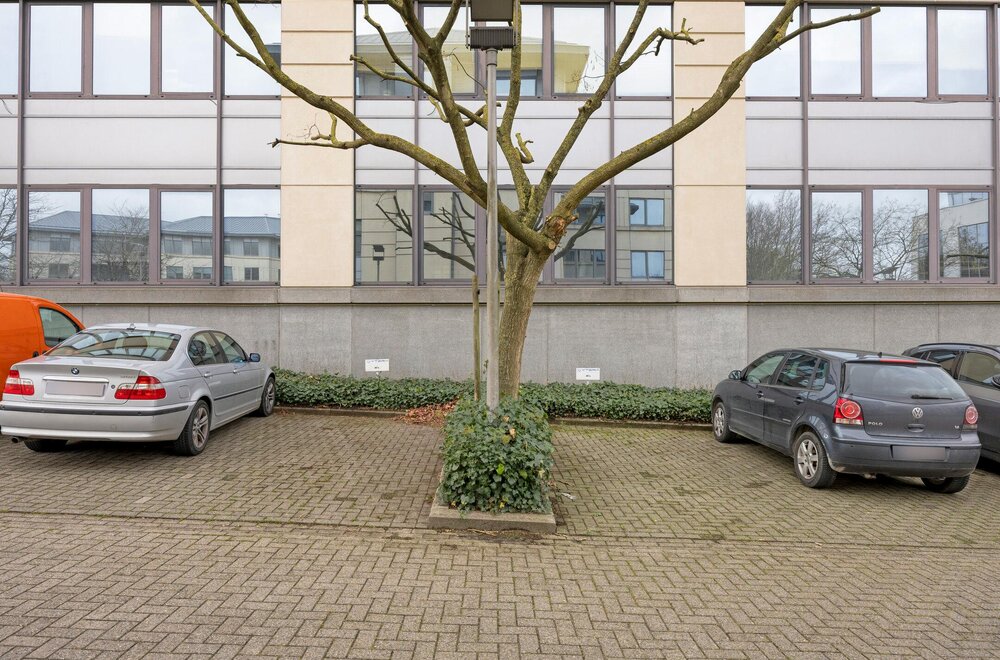 gerenoveerd-kantoor-met-6-staanplaatsen-te-koop-in-zaventem009.jpg