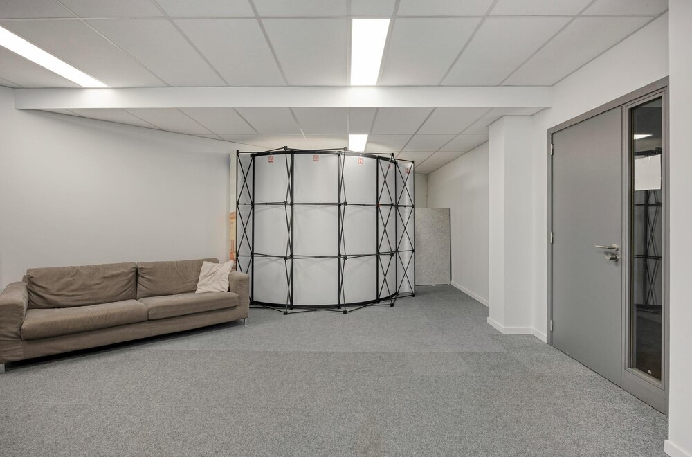gerenoveerd-kantoor-met-6-staanplaatsen-te-koop-in-zaventem010.jpg