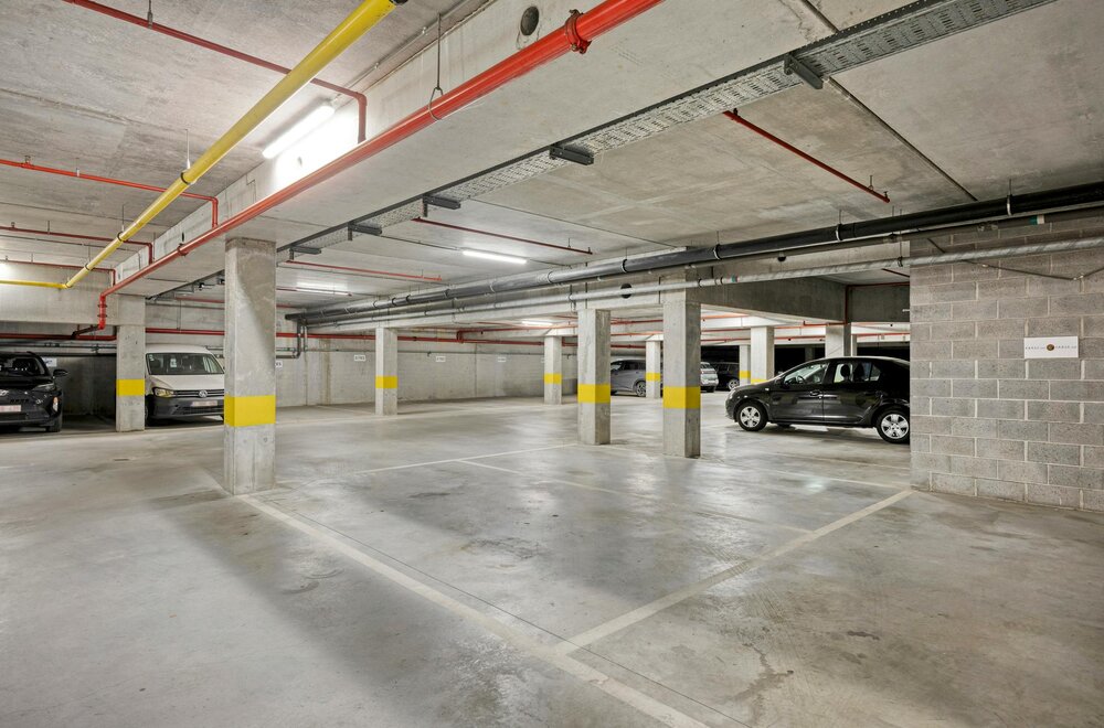 gerenoveerd-kantoor-met-6-staanplaatsen-te-koop-in-zaventem012.jpg