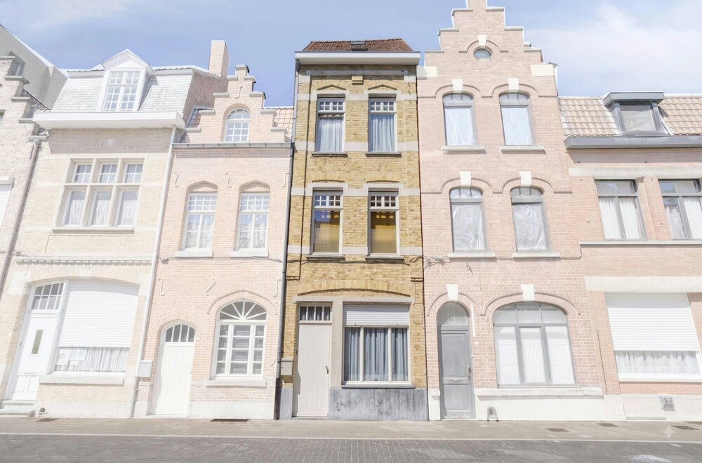 gerenoveerde-en-verhuurde-woning-met-4-slaapkamers-in-hartje-ieper001.jpg