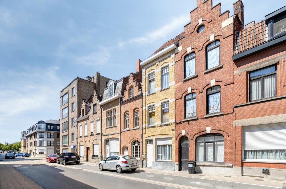 gerenoveerde-en-verhuurde-woning-met-4-slaapkamers-in-hartje-ieper002.jpg