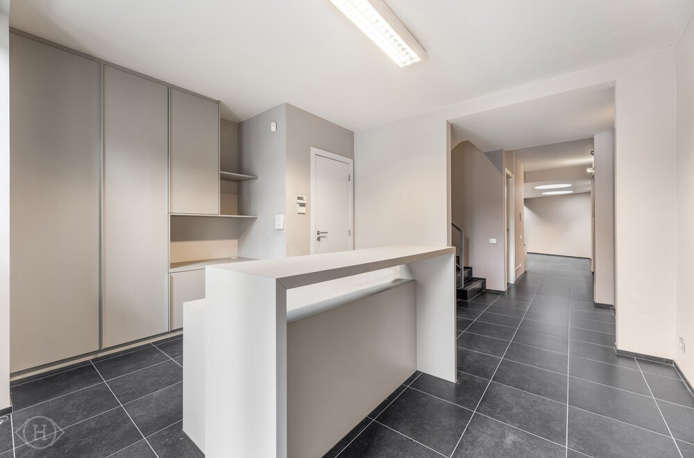 opbrengsteigendom-ruim-kantoor-duplexappartement004.jpg