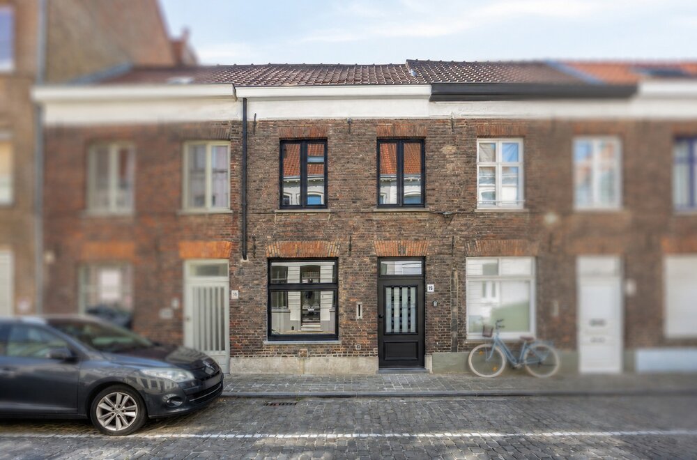 volledig-gerenoveerde-stadswoning-in-het-charmante-sint-gilliskwartier-te-brugge019.jpg