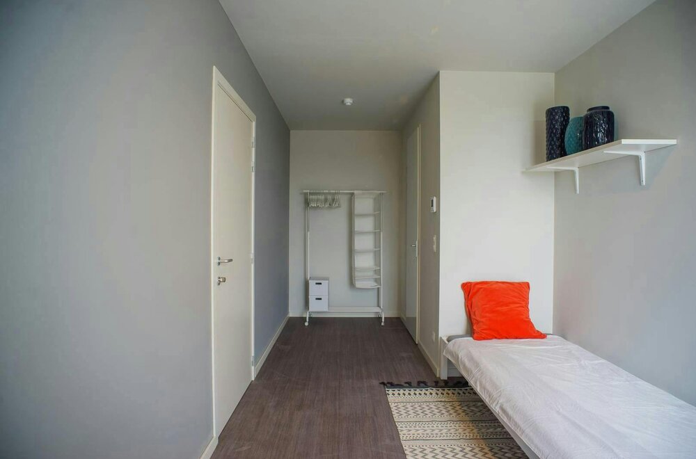studentenkamer-te-koop-nabij-het-station-en-centrum-brugge002.jpg