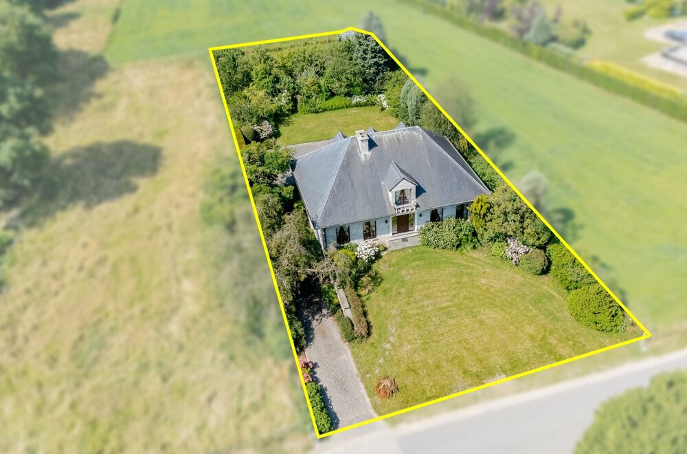 prachtige-villa-met-3-slaapkamers-op-topligging001.jpg