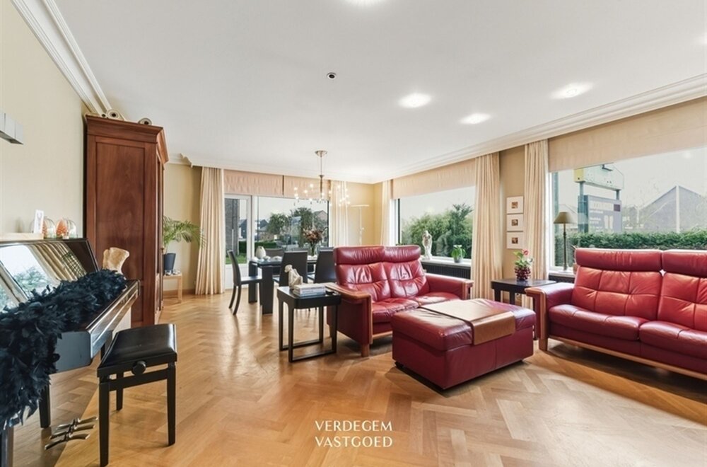villa-met-magazijn-op-toplocatie008.jpg