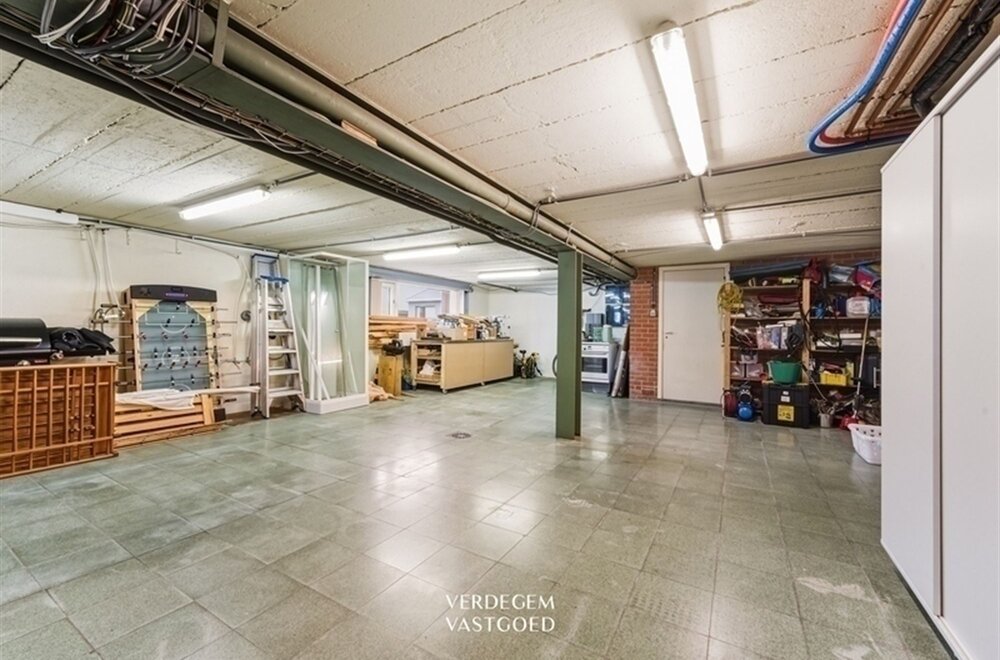 villa-met-magazijn-op-toplocatie018.jpg