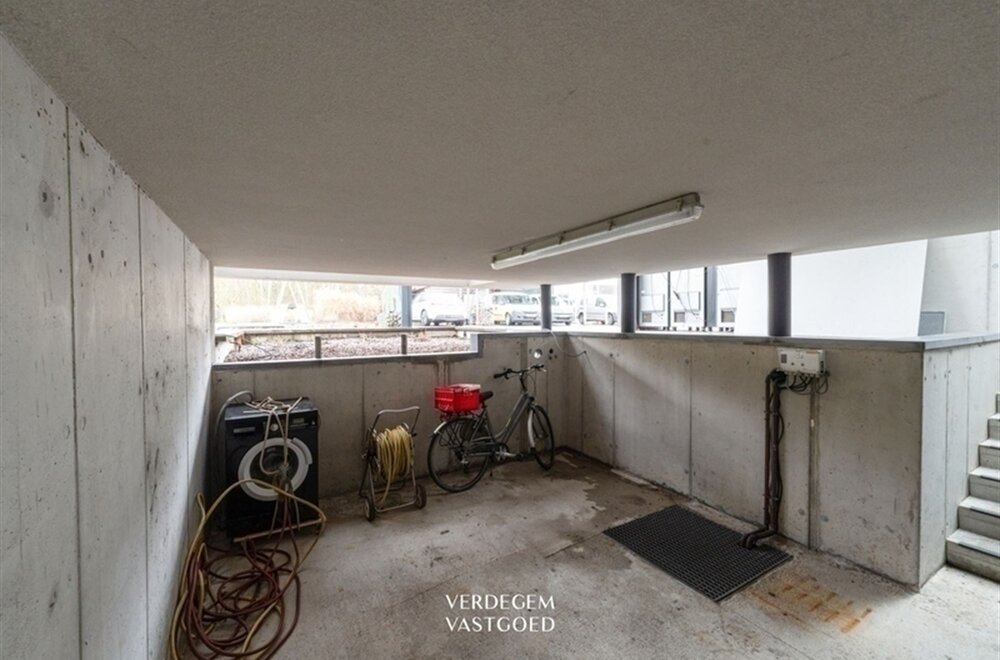 villa-met-magazijn-op-toplocatie023.jpg