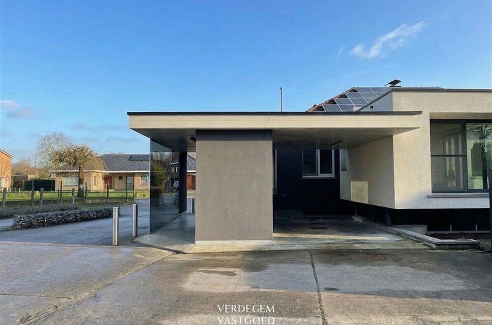 villa-met-magazijn-op-toplocatie025.jpg